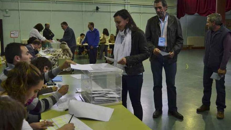 Izquierda Unida cuadriplica sus resultados y Podemos da la gran sorpresa