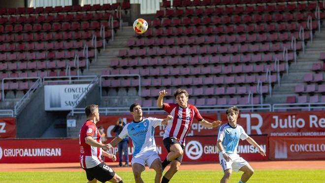 El Compostela se la juega ante un ataque fuerte y una defensa débil