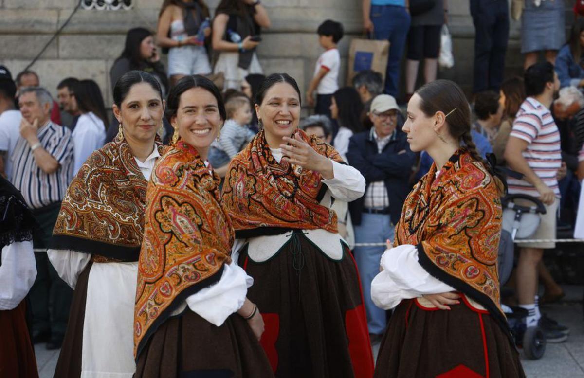 Un grupo de mujeres de una de las formaciones. |  Gustavo Santos