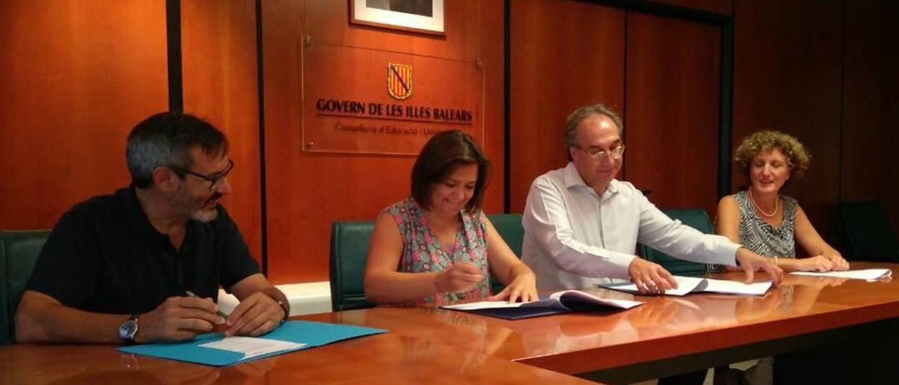 Govern i Consell signaren l&#039;acord que farà possible el projecte.