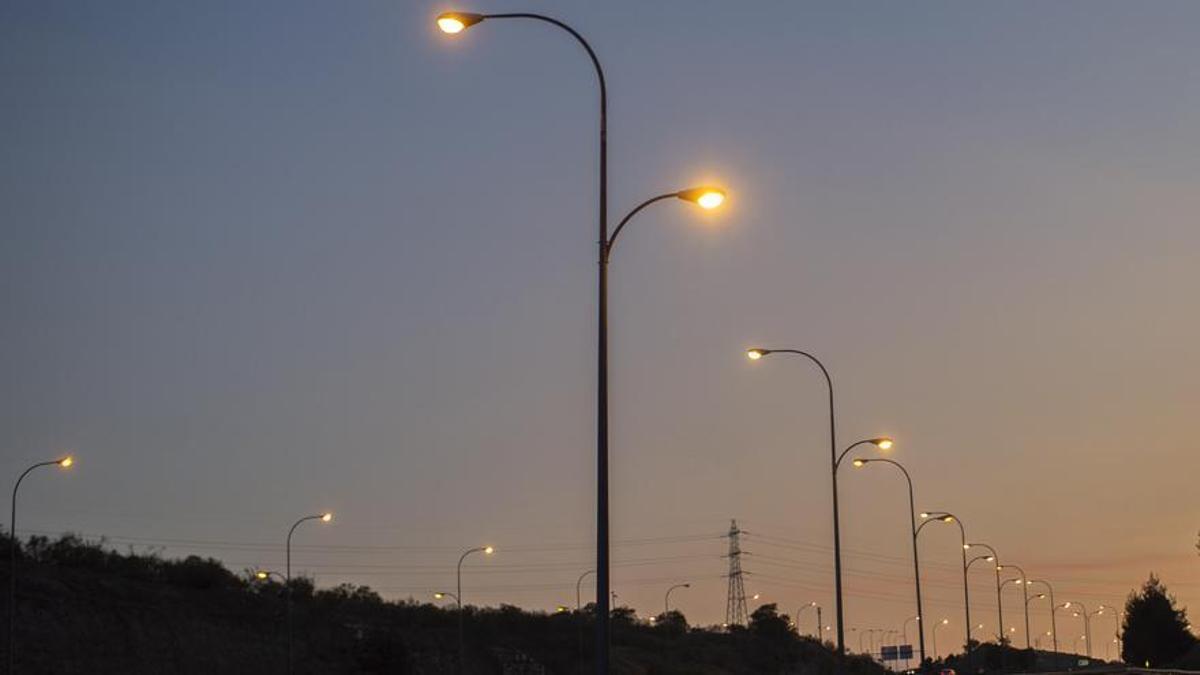 Enllumenat més sostenible a Granollers per millorar-ne l’eficiència energètica Enllumenat més sostenible a Granollers per millorar-ne l’eficiència energètica