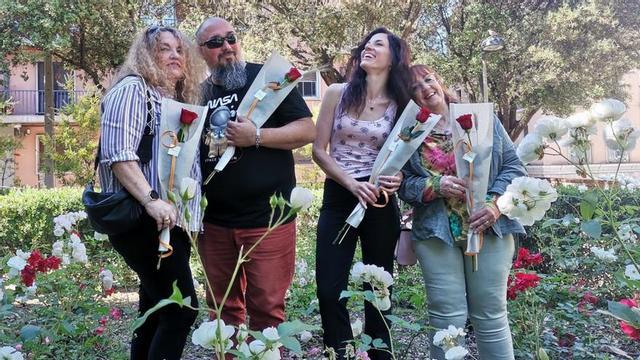 Quatre dels cinc escriptors que se sumen a l'aventura: Paloma Gómez, Víctor Arnó, Mar Aparicio i Montserrat Segura.
