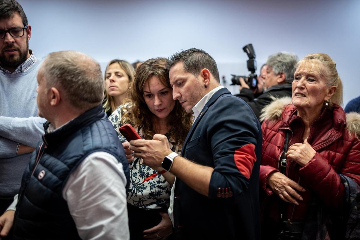 En imágenes | El PSOE de Pilar Alegría reacciona a los resultados electorales En imágenes | El PSOE de Pilar Alegría reacciona a los resultados electorales