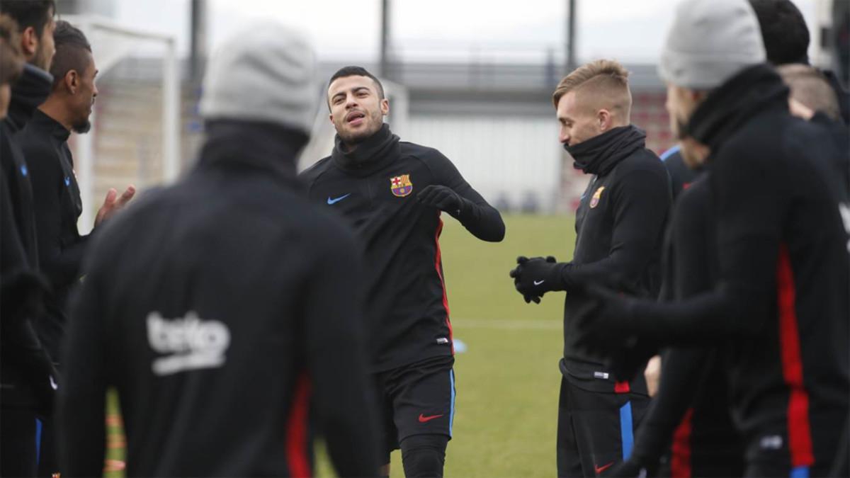 Rafinha, recibido entre aplausos en el entrenamiento del Barça de este viernes