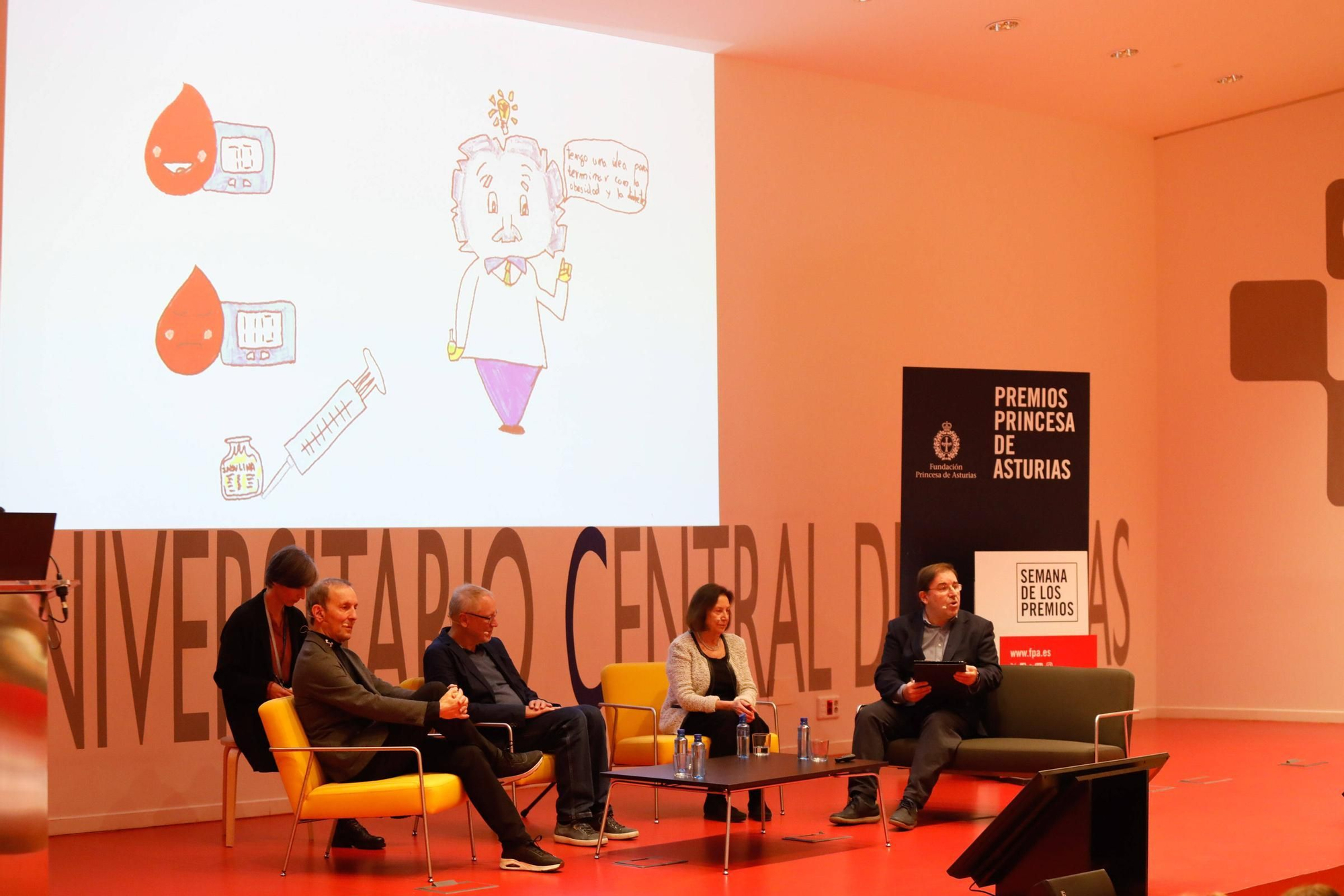 Tres de los galardonados con el premio "Princesa" de Investigación Científica y Técnica dan una charla a escolares asturianos en el HUCA.
