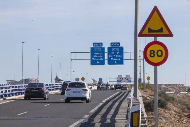 Transportes invierte 7,3 millones de euros en la mejora del firme en 26 kilómetros de la A-7 entre El Campello, Alicante y Elche