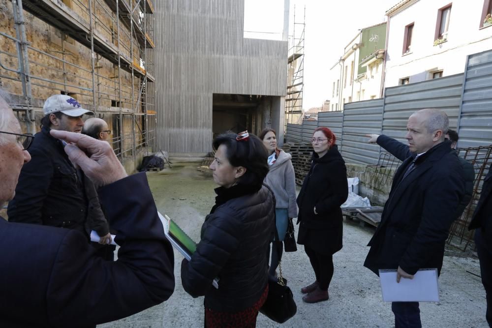 Visita al edificio de Tabacalera