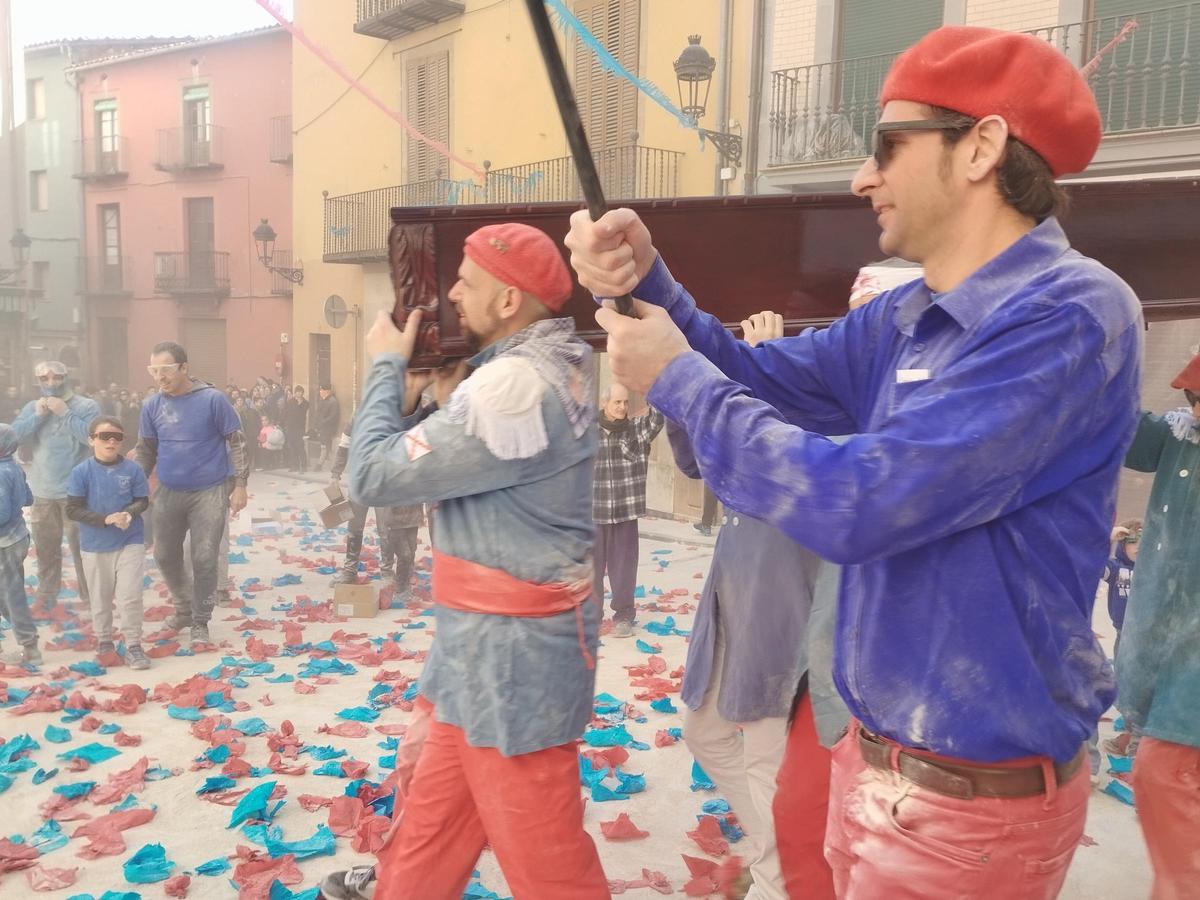 Les millors imatges de la guerra de la farina de Berga