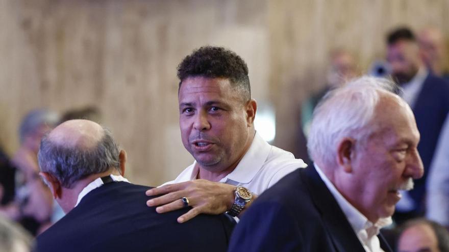 Florentino ataca a Riquelme sin nombrarlo y se aferra al populismo con Ronaldo: 