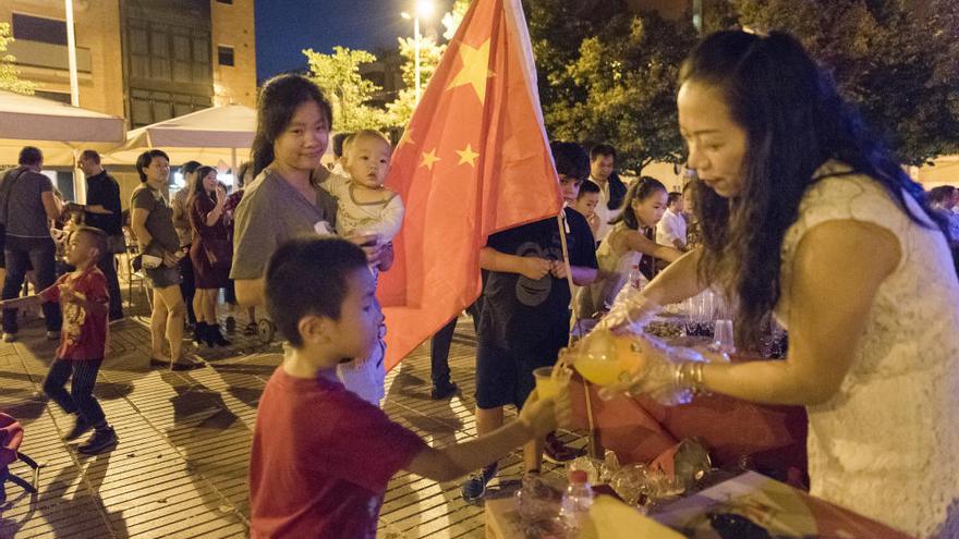 La comunitat xinesa de Manresa s&#039;obre a la ciutat celebrant la Festa de la Lluna