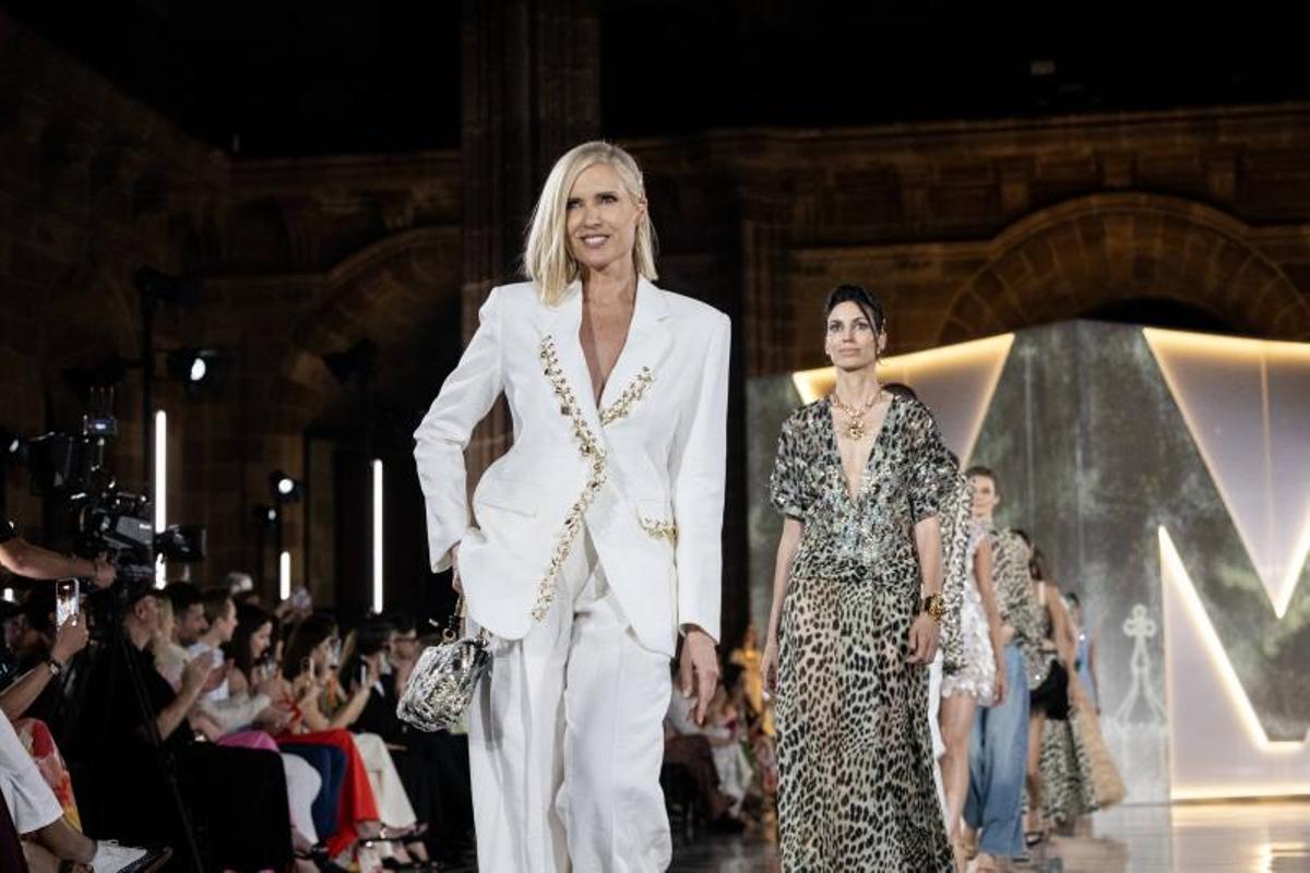 Desfile de los 45 años de Lola Casadamunt activa en la moda Desfile de los 45 años de Lola Casadamunt activa en la moda