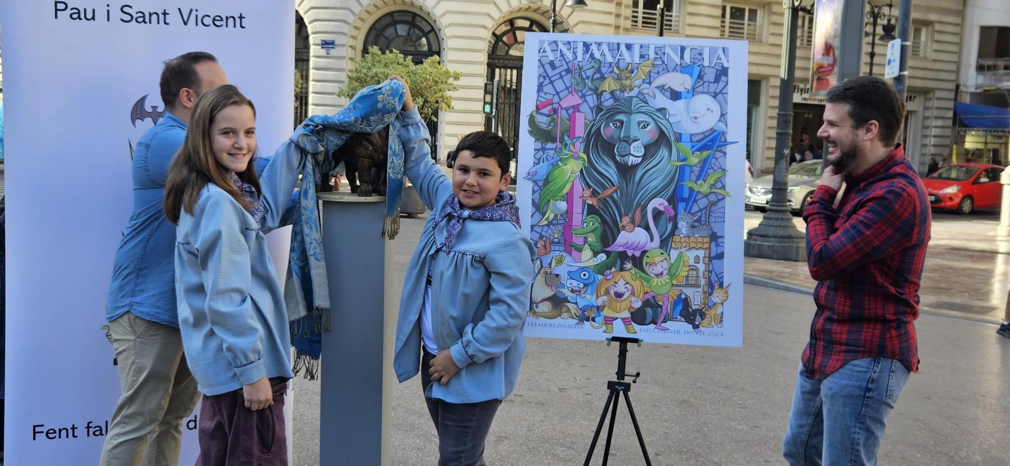 Presentación de la falla Reina-Paz infantil para la Sección Especial