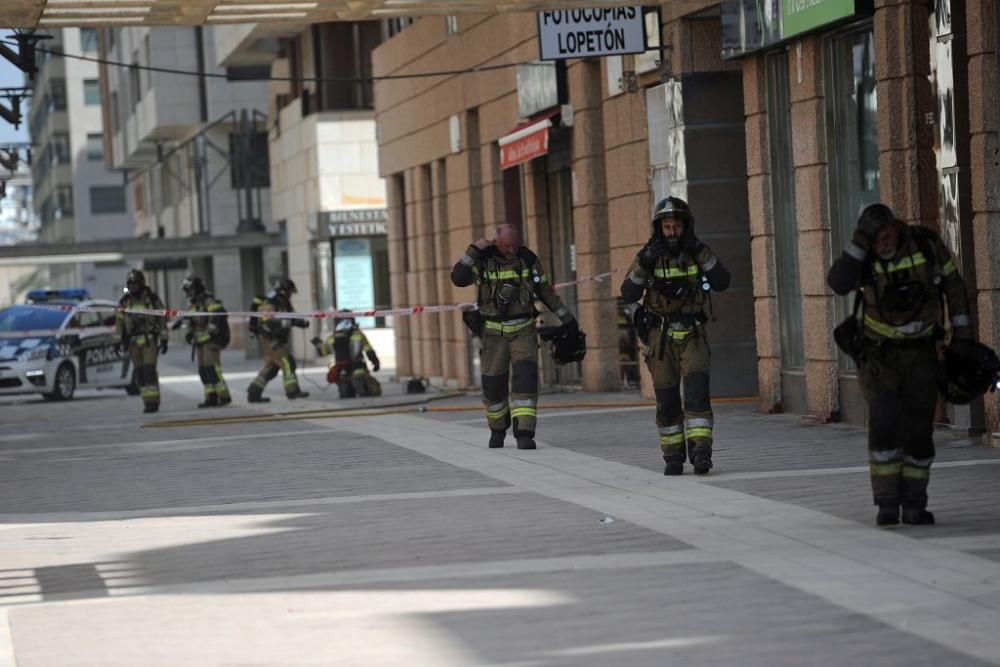 Los bomberos de Murcia, luchando contra el fuego c