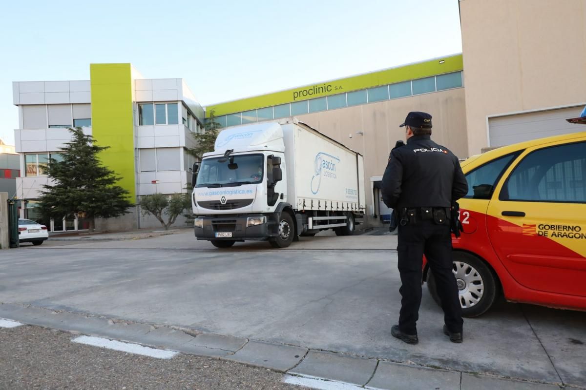 Proclinic entrega un millón de mascarillas que almacenaba en Zaragoza