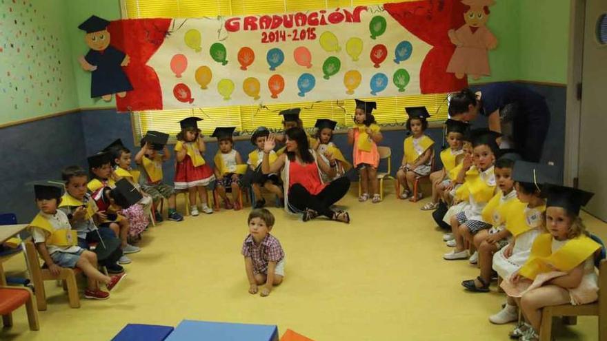 Graduación de los &quot;peques&quot; en la guardería Pablo Montesinos