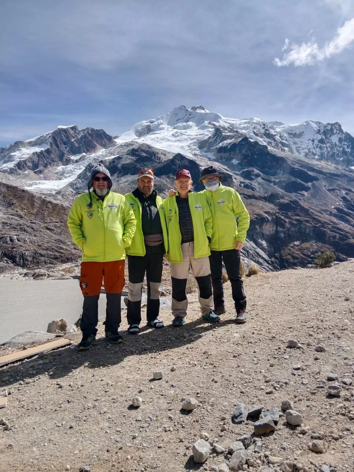 Expedición a Bolivia de cuatro miembros del Centre Excursionista Tavernes de la Valldigna
