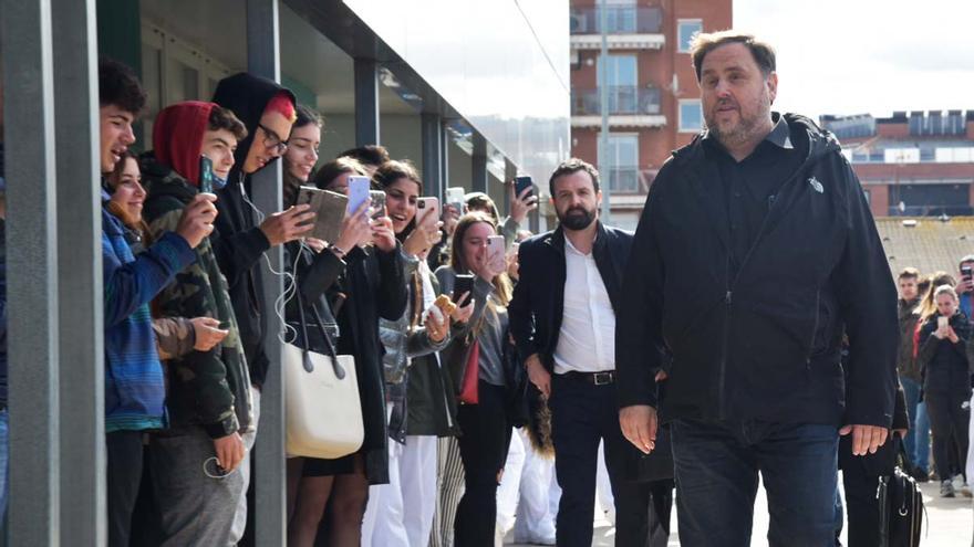 Oriol Junqueras llega a la Universitat de Manresa tras salir de la cárcel de Lledoners