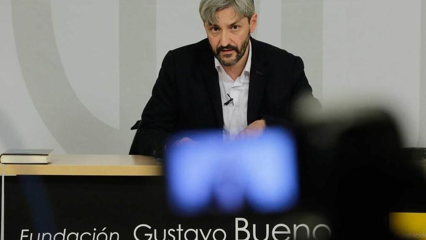 Mario Crespo López, ayer, durante su conferencia en la sede de la Fundación Gustavo Bueno.