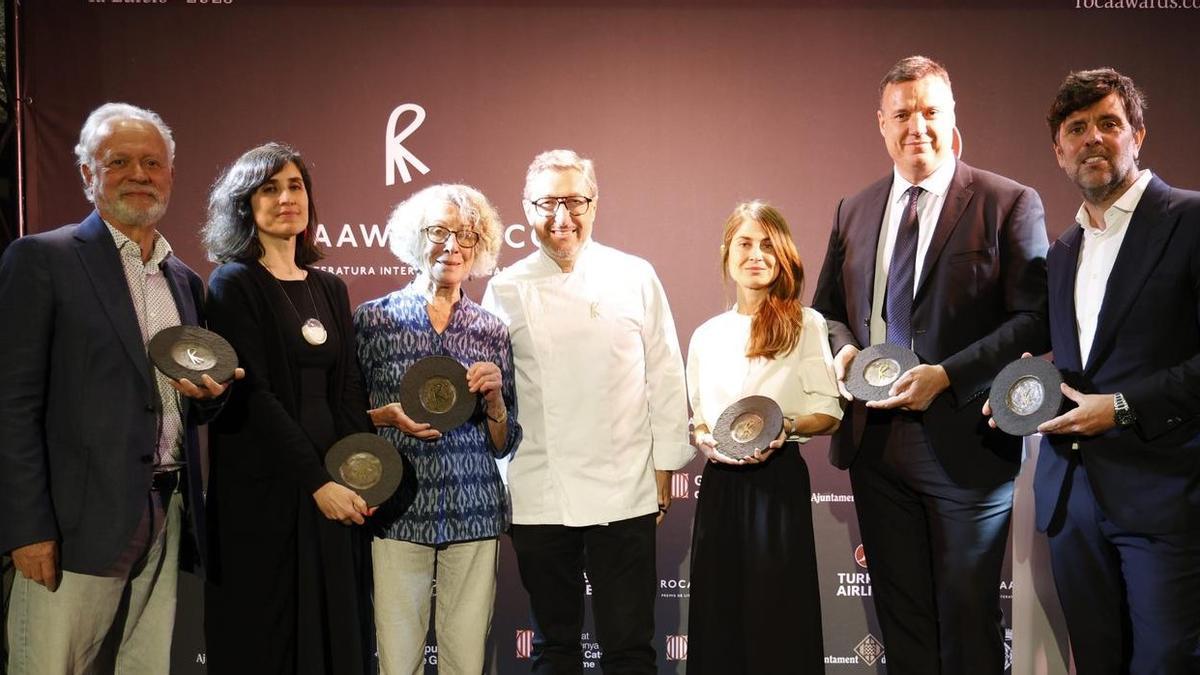Joan Roca, en el centro, con los premiados de los Roca Awards: Josep Amorós, Marina Monsonís, Jill Norman, Lakshmi Aguirre, Roger Ortuño y Diego García, de Pescaderías Coruñesas.