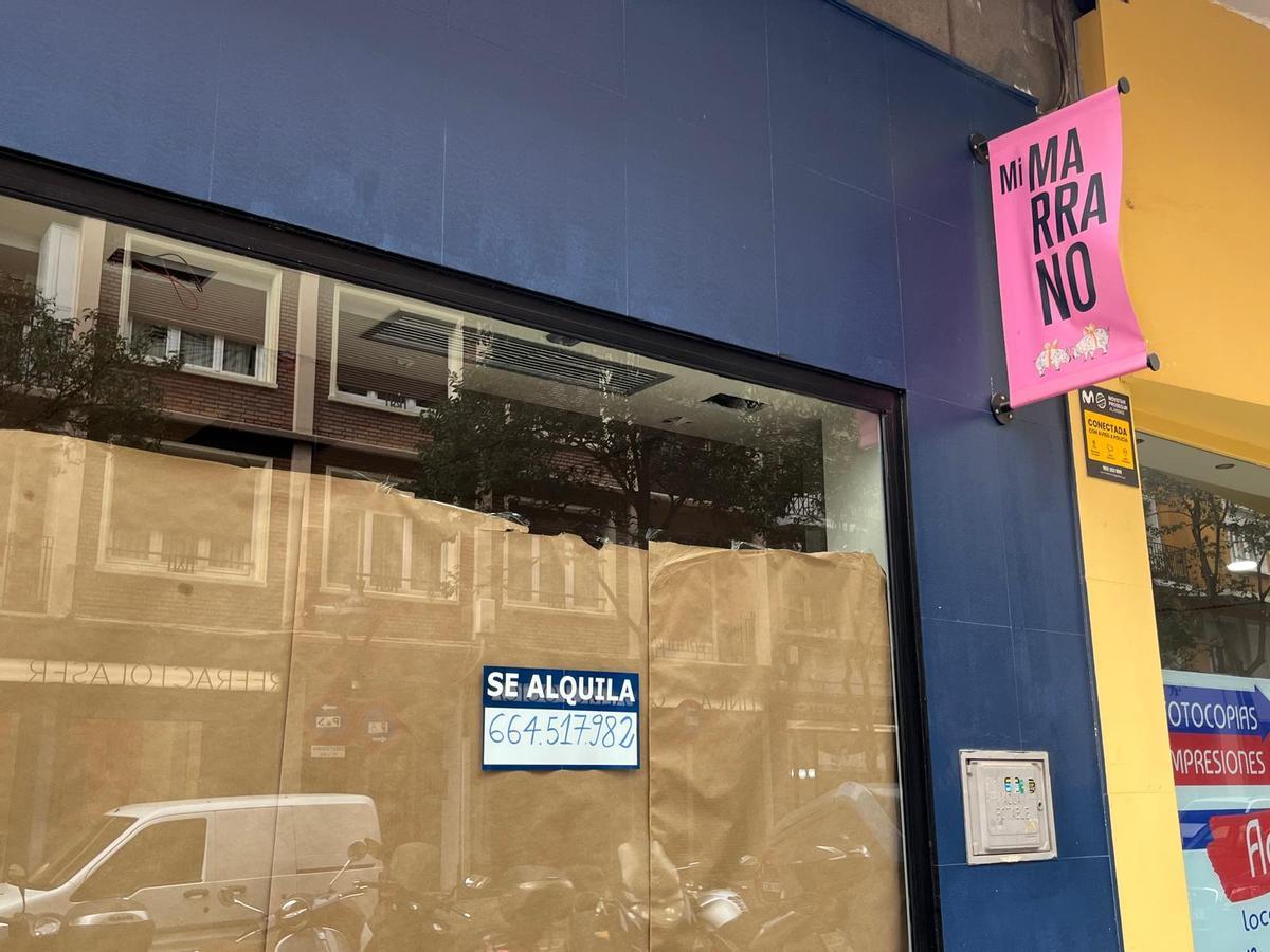 Fachada lateral del local de 'Mi Marrano' en la calle Laguna de Rins, en el centro de Zaragoza