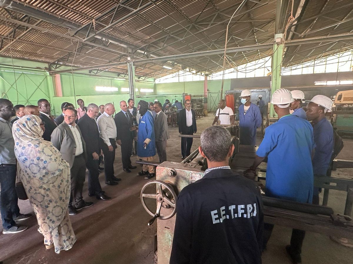 Visita a un centro de formación del proyecto canario 'Tierra Firme' en Mauritania.