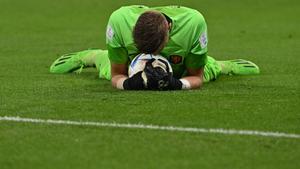 Netherlands goalkeeper #23 Andries Noppert makes a save during the Qatar 2022 World Cup Group A football match between Senegal and the Netherlands at the Al-Thumama Stadium in Doha on November 21, 2022