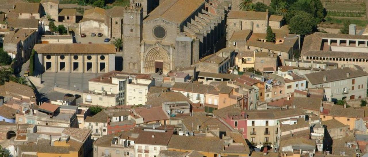 Les teulades i terrases podran acollir plaques solars | EMPORDÀ