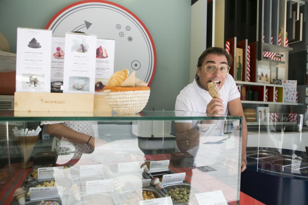 Presentación del polo de Rocambolesc con la cara del moro del castillo