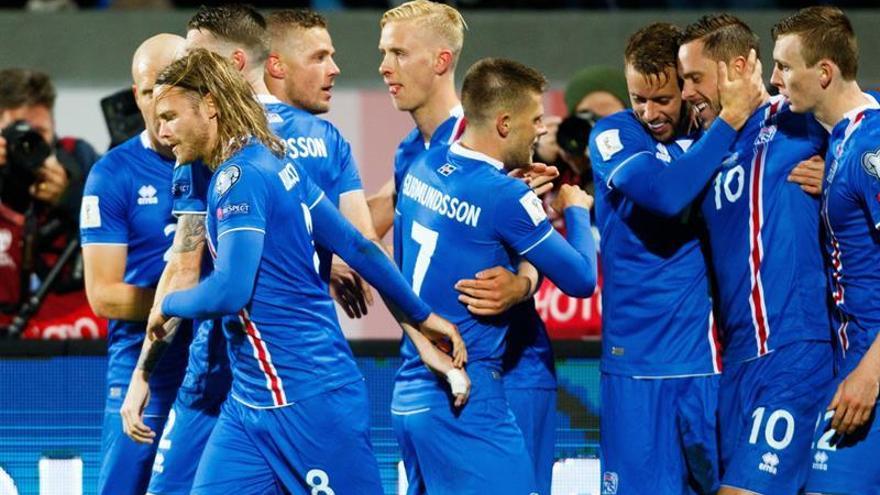 Islandia vuelve a hacer historia y Serbia regresa