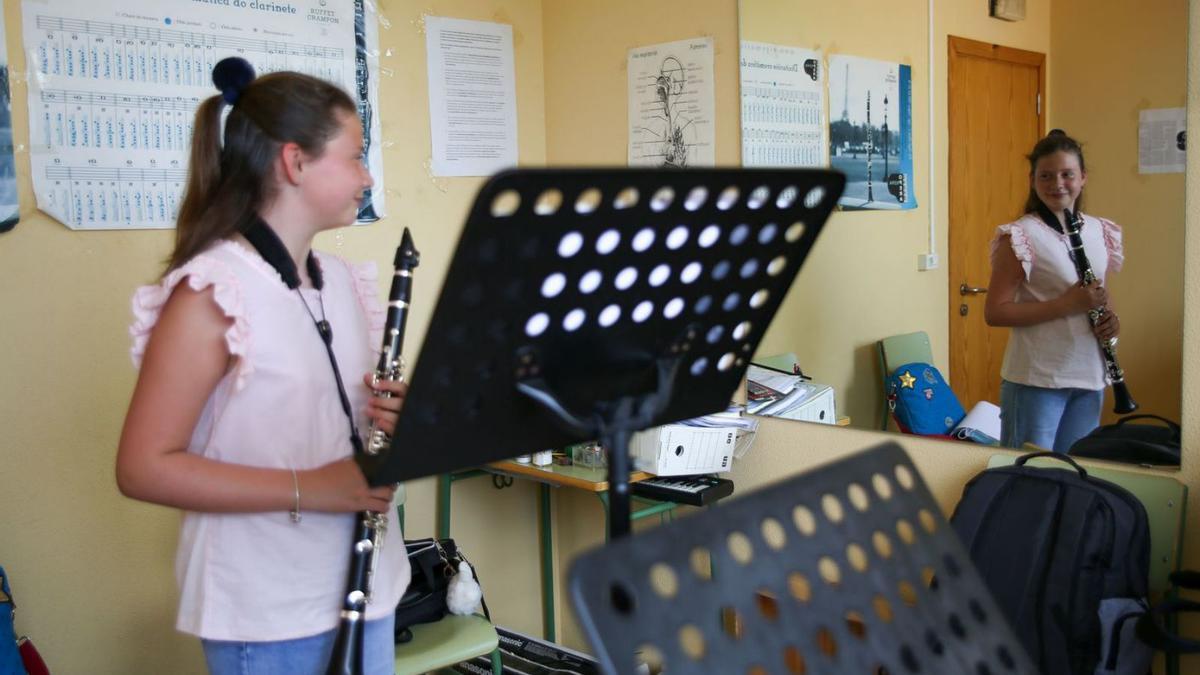 Nerea Campos, en una de sus clases de clarinete.  | // BERNABÉ/ÁNGEL