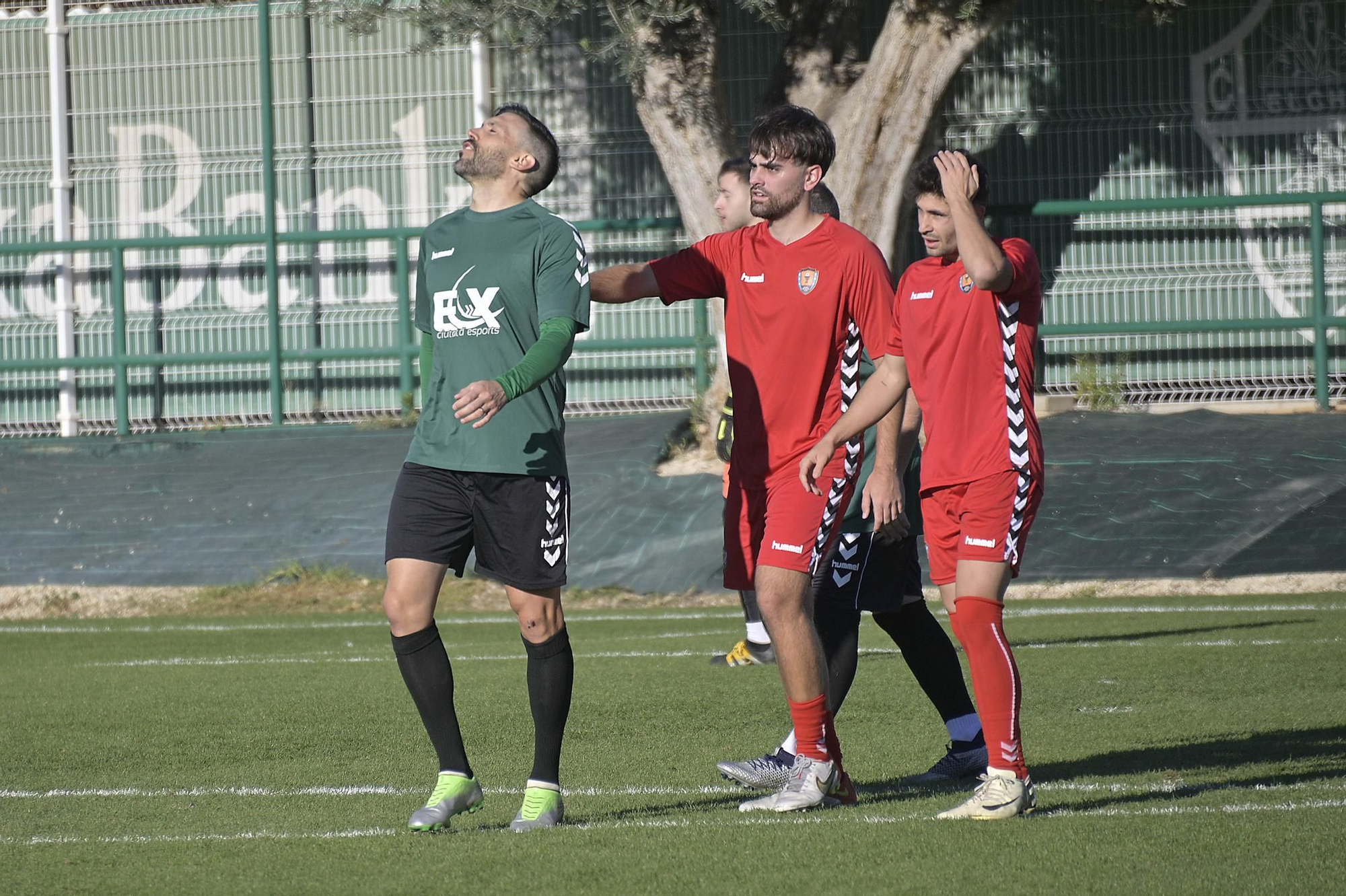 Partido de futbol benefico populares informadores