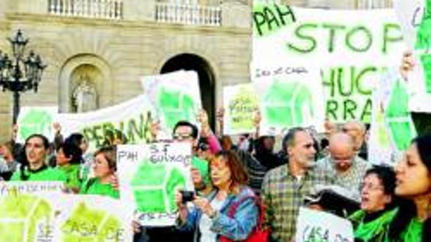La PAH anuncia una campaña de presión sobre los ayuntamientos