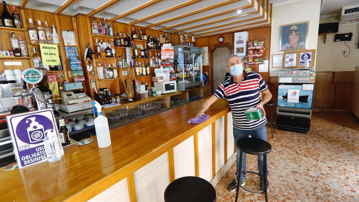 Interior de un bar en Totana.