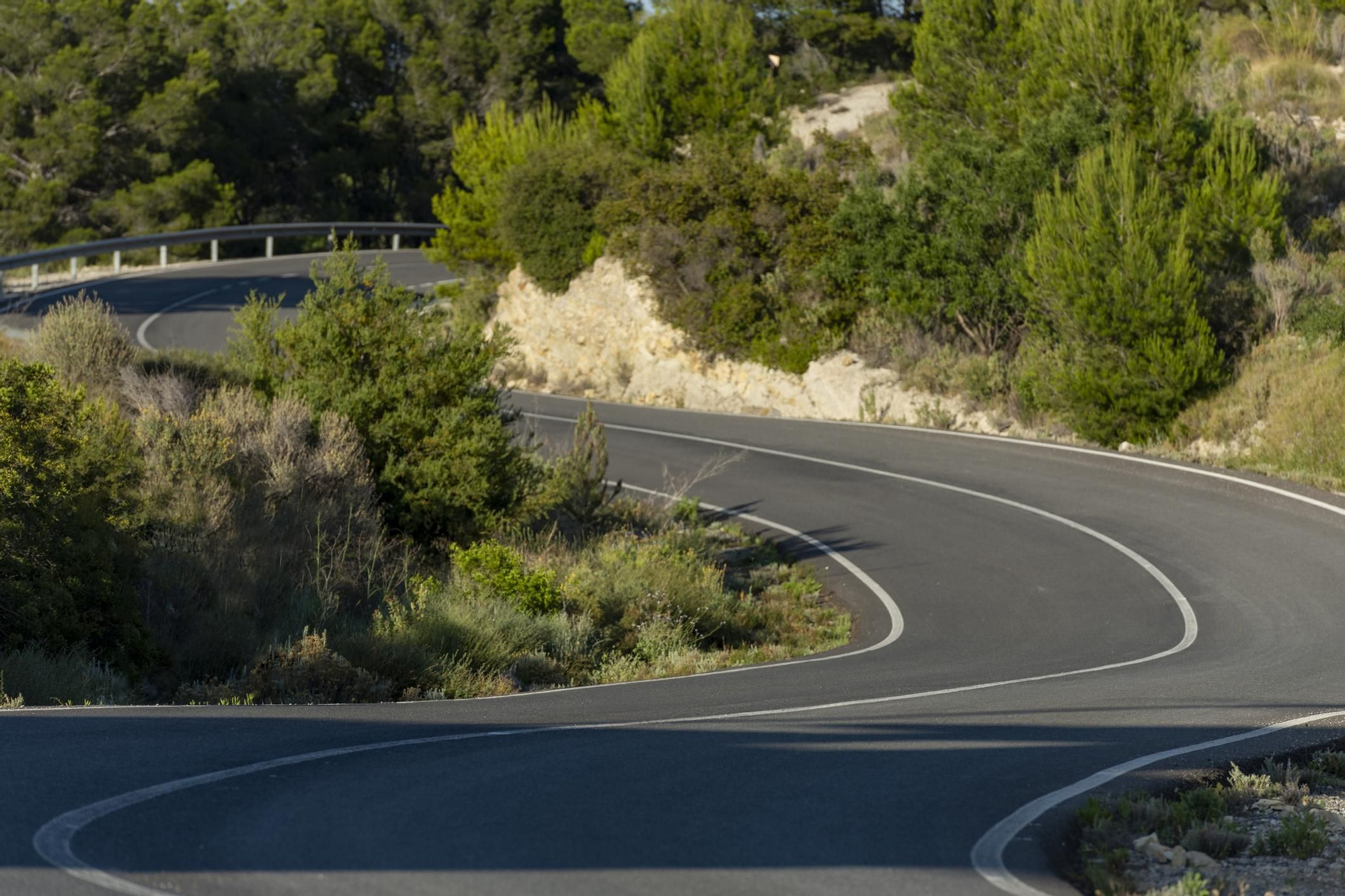 Carretera en la montaña en Alicante