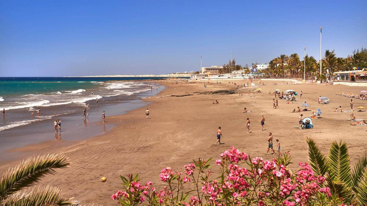 Una persecución acaba en el agua tras ser sorprendido cuando iba a robar en un hotel del sur de Gran Canaria