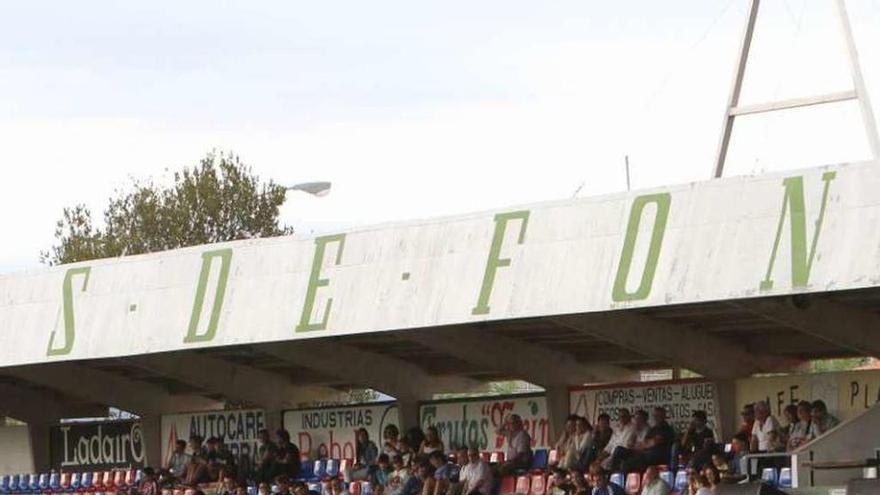 Ourense, pide campos de fútbol. // Iñaki Osorio