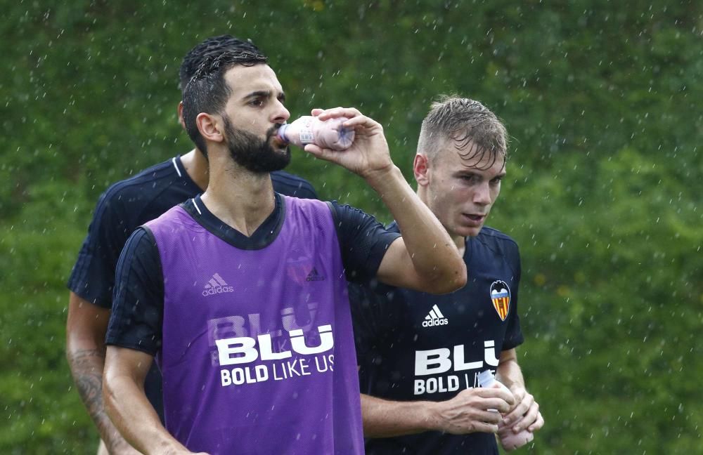 Negredo, uno de los protagonistas del lluvioso día