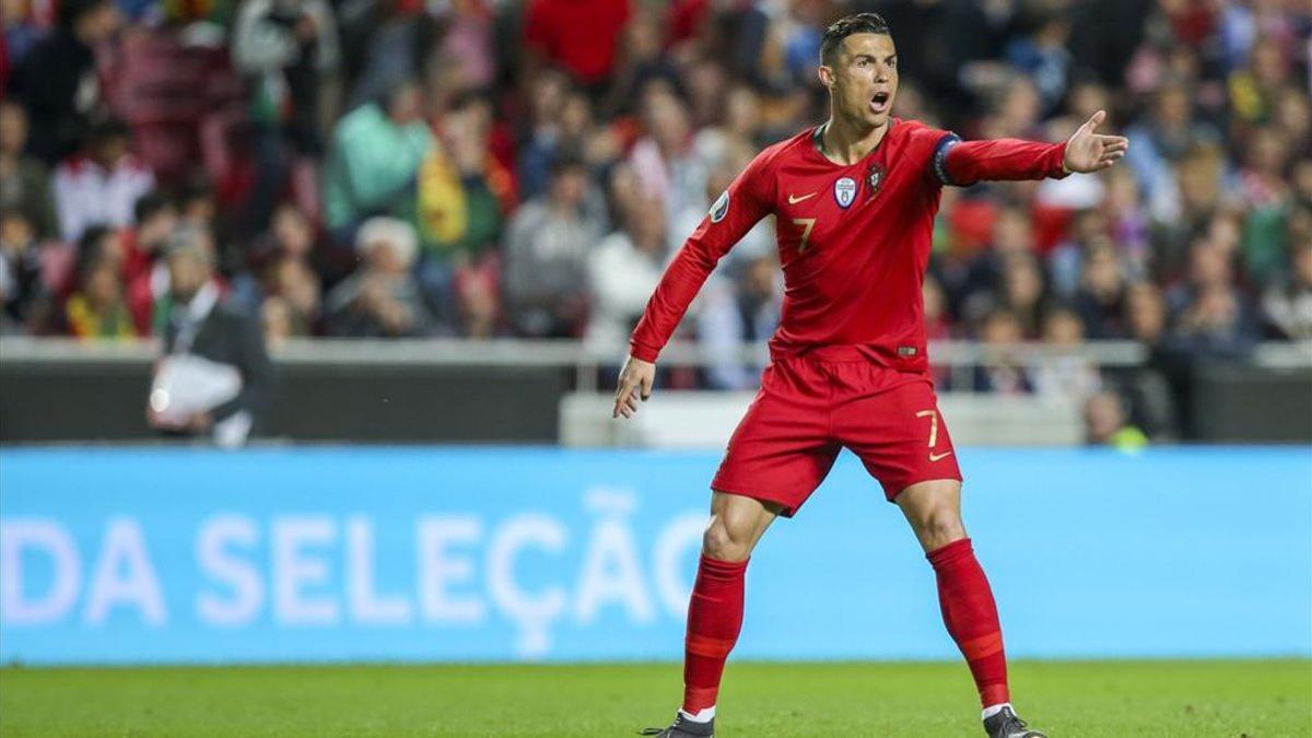 Cristiano Ronaldo se queja de una falta no señalada
