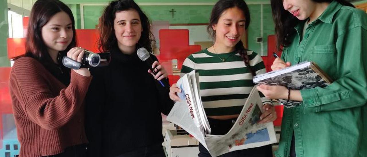 Irene González, Mónica Gutiérrez, Laura García e Irene Fernández creadoras del proyecto “Todavy’s new news”. |