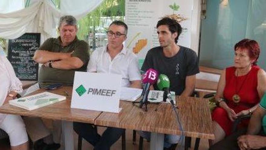 Pablo Recoder, presidente de la asociación, junto a Alfonso Rojo, presidente de la Pimeef.