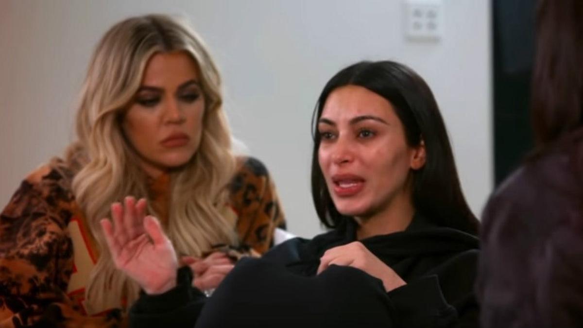 Kim Kardashian llorando y sin maquillar