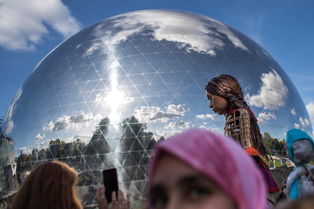 La iniciativa artística que viajará 8.000 kilómetros desde Siria hasta el Reino Unido a través de Turquía, Grecia, Italia, Francia, Suiza, Alemania y Bélgica para centrar la atención. sobre las necesidades urgentes de los jóvenes refugiados