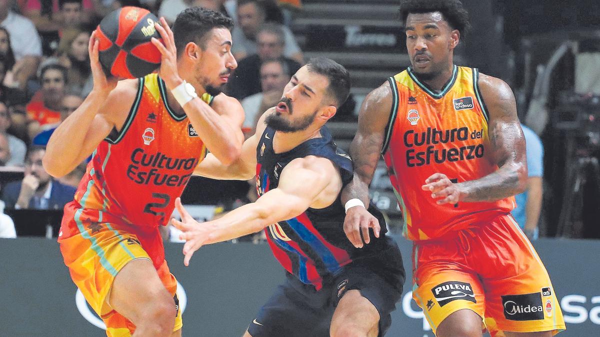 Kalinic: "¿Valencia Basket? Obviamente tenemos el derbi del domingo en la  cabeza" - Superdeporte