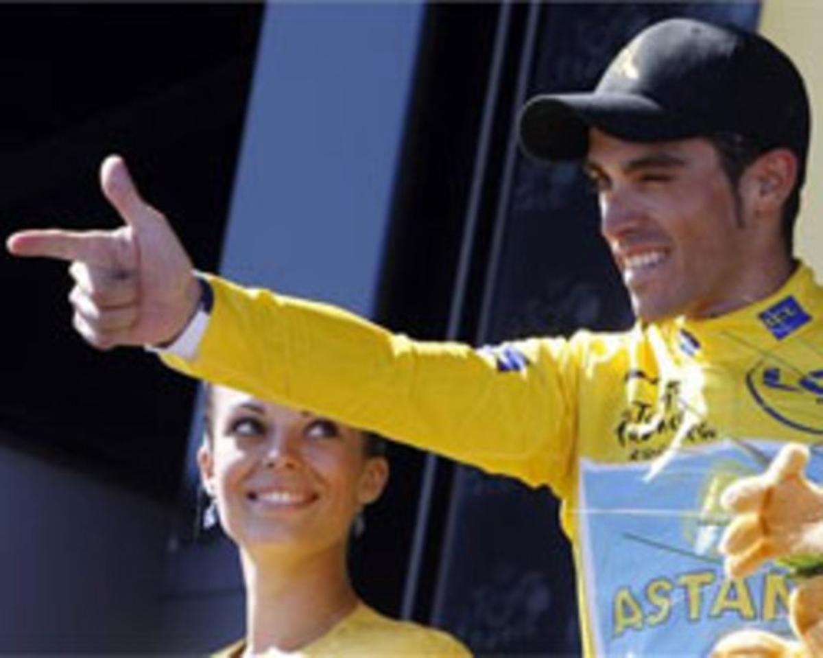 Alberto Contador, al podi. Alberto Contador, al podi.