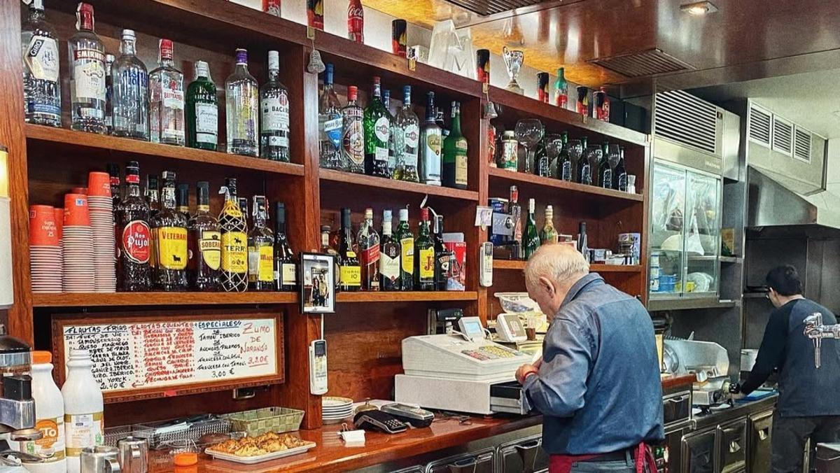 Una de las barras del Bar Bocatini.