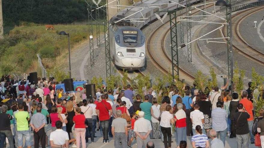 Homenaje a las víctimas del Alvia, un año después del siniestro, en Angrois.