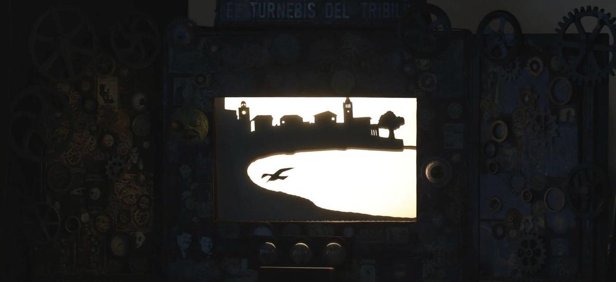 El milagro del Socorro con sombras chinescas en el instituto luanquín | MIKI LÓPEZ