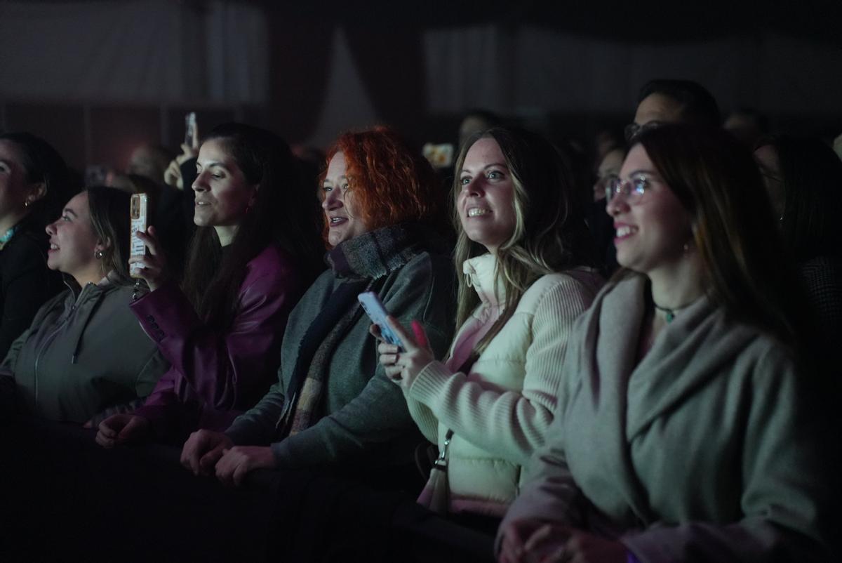 Los Caños llenan de música y nostalgia la plaza de toros de Córdoba