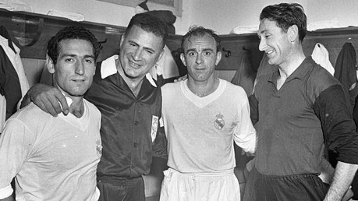 Wilkes, a la derecha, junto a Di Stefano y Gento