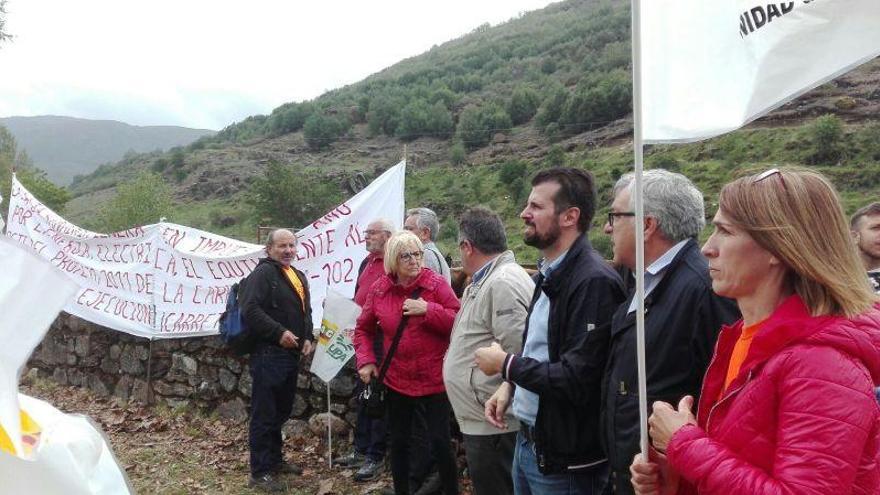 Luis Tudanca en la manifestación de Porto de Sanabria.